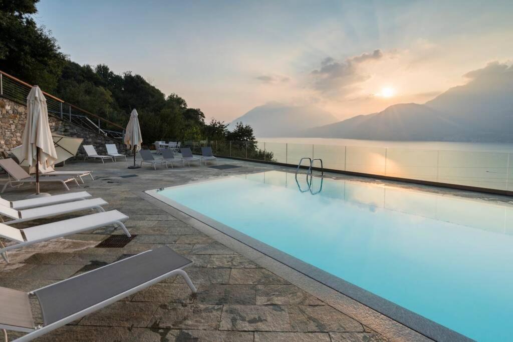 Magic Lake View With Beautiful Pool Area Bellano Eksteriør billede